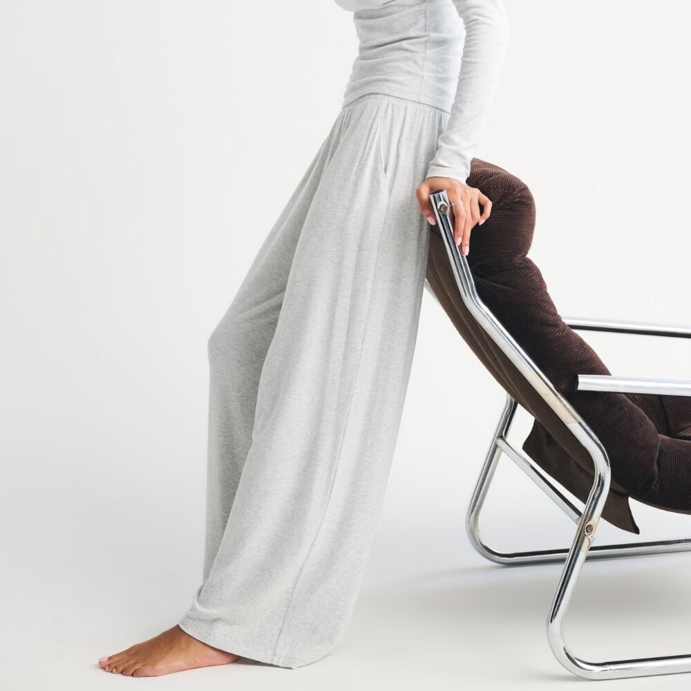 Abercrombie & Fitch Lounge Brushed Wide Leg Sweatpant